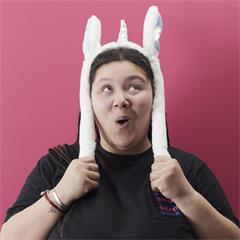 BONNET LAPIN OREILLES QUI SE LEVENT